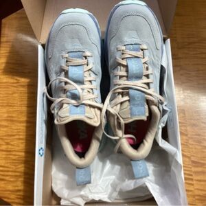 FPHoka Kaha GTX Sneakers. Size 7.5 NIB. Sold out online. Tried on one time.